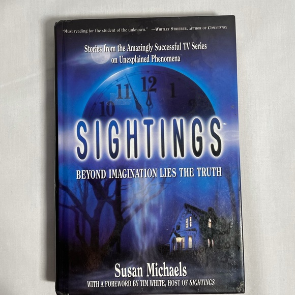 Books - Picture 5 of 15